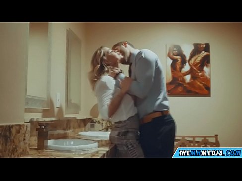 ❤️ As in busty blonde jo ferliedt yn in iepenbier toilet ❤ Seks by porno fy.happytour.top ️❤